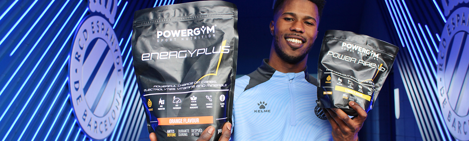 Jugador RCD Espanyol con productos Powergym